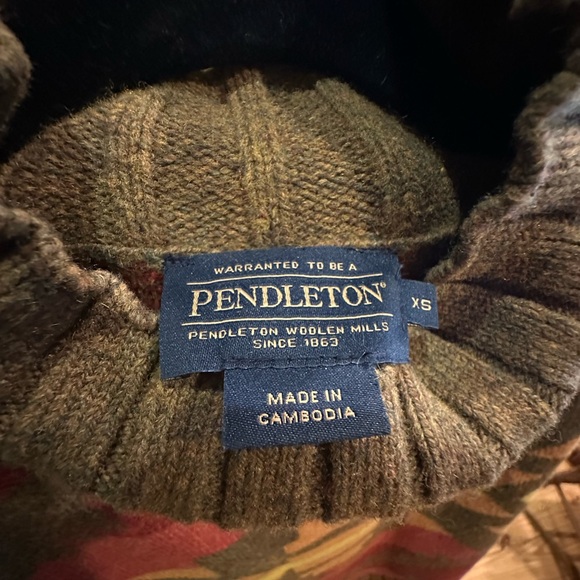 Pendleton Wool Geometric Patterned Sweater - Picture 5 of 5